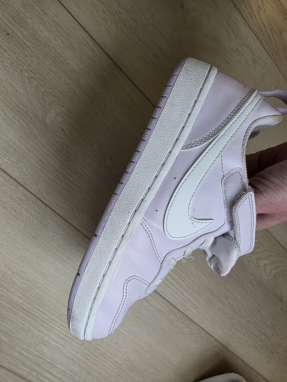 Girls Low-Top Nike Shoes Size 2